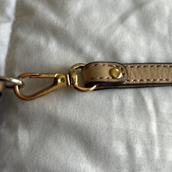 GUC Micheal Kors wristlet Black - Picture 6 of 6